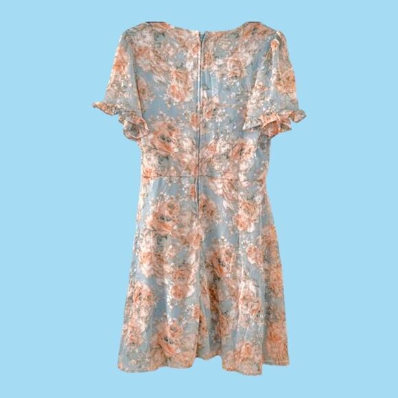 FRANCESCA'S Harper Women's Floral Ruffle Wrap Mini Dress. - Picture 6 of 11